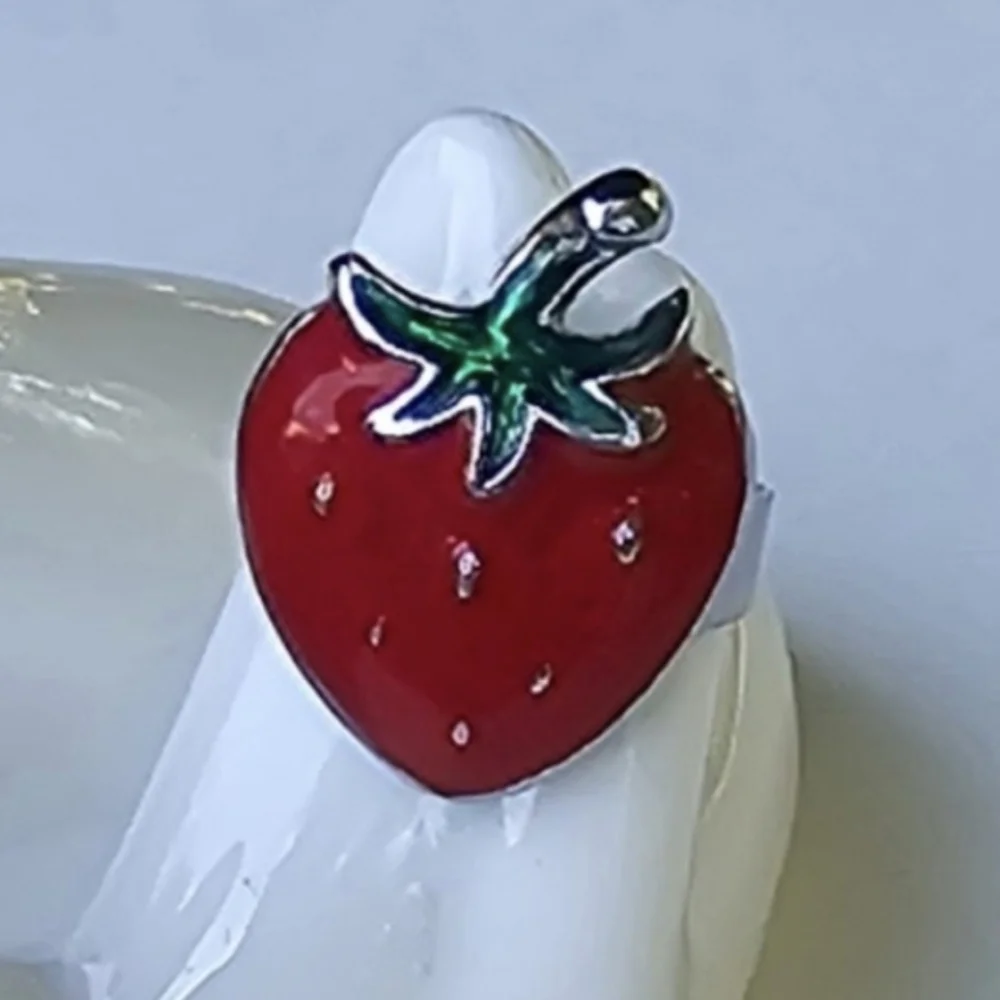 🍓 Strawberry Ring - Picture 1 of 6